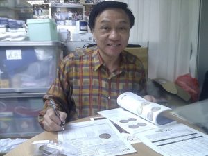 Ma Tak Wo submitting coins to PCGS Ma Tak Wo submitting coins to PCGS